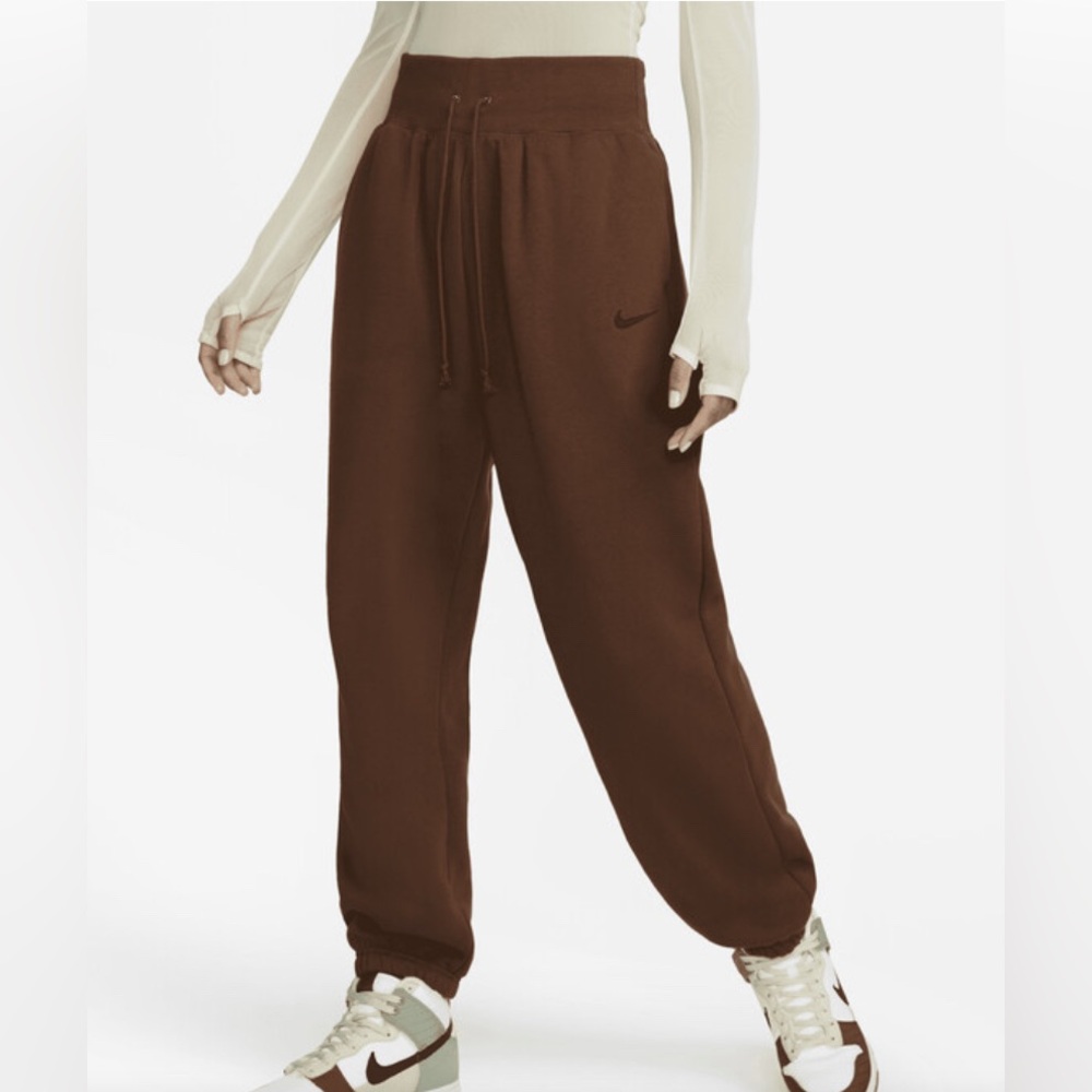 Nike Women’s Oversized Fleece Sweatpants High-Waisted Plus Size Brown Cozy